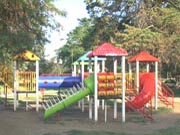 plaza09a.jpg - 15230 Bytes