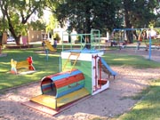 plaza17a.jpg - 16484 Bytes